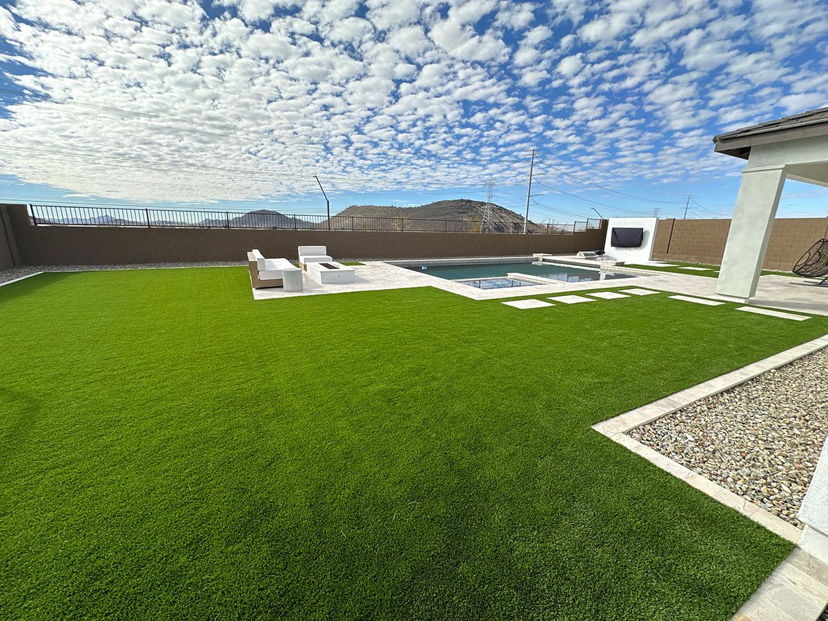 Beautiful Arizona backyard with artificial turf